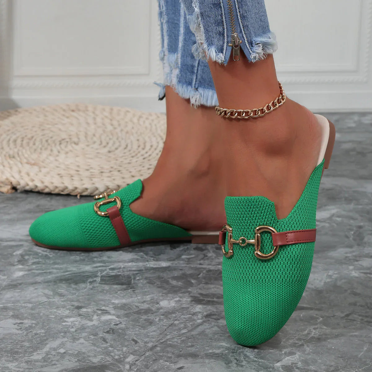 Aella – Stylische Slip-On-Pantoletten