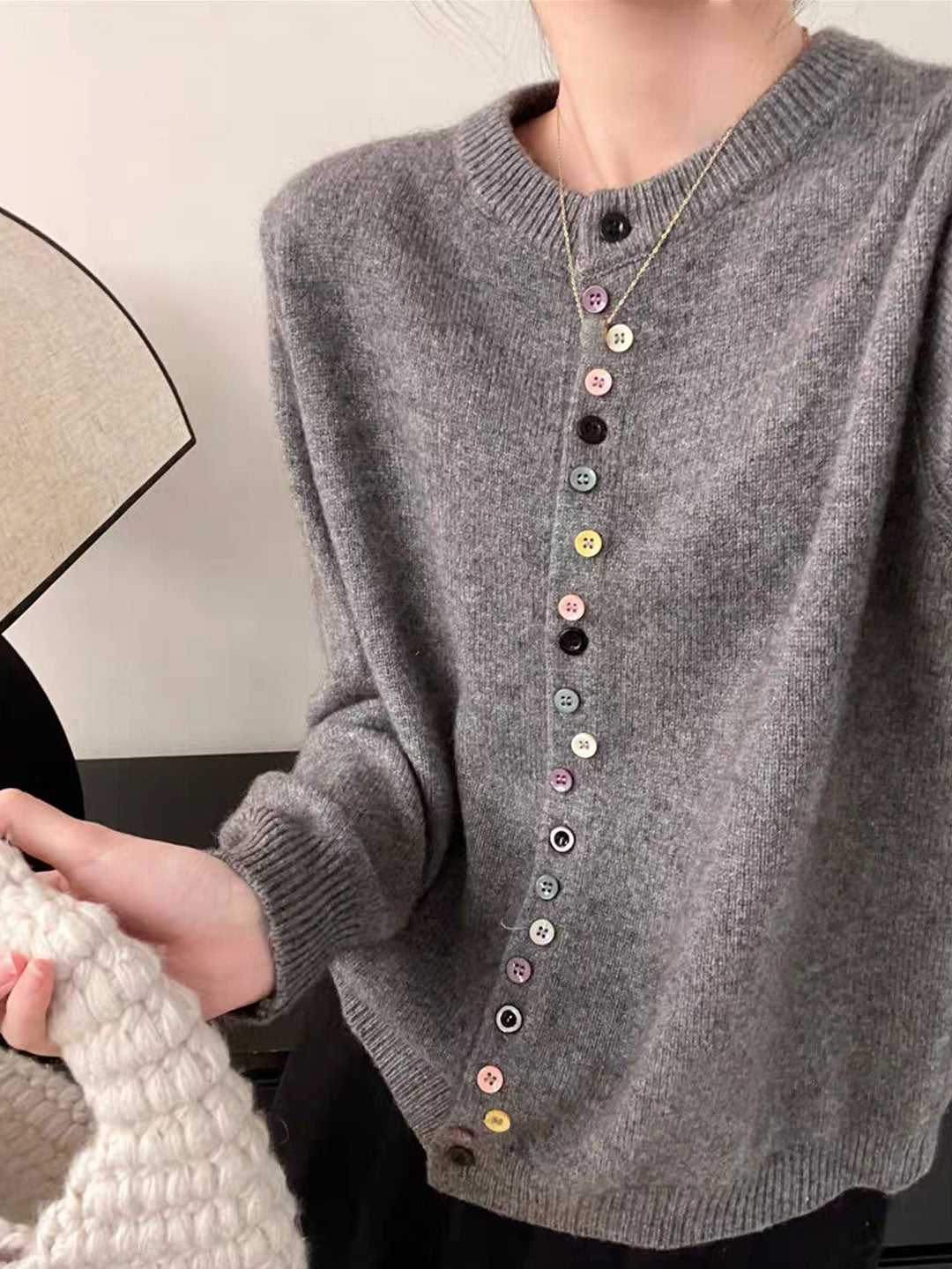 ADELA™ | Cardigan mit bunten Knöpfen
