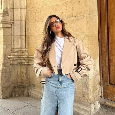 Kurzer Damen-Trenchcoat aus veganem Leder