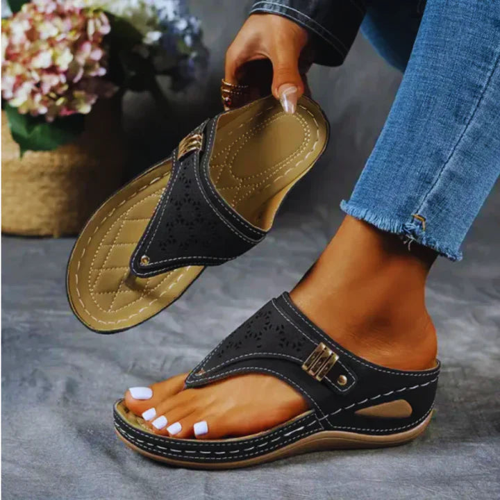 Sandania – damen-keilsandalen mit clip-toe aus pu-leder
