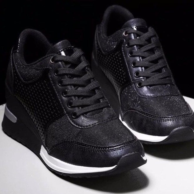 Trendige turnschuhe mit hohem absatz und keilabsatz für frauen