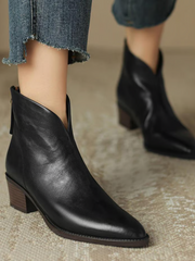 CAMILLE | LUXURIOSE STIEFELETTEN MIT NIEDRIGEM  ABSATZ – Schwarz