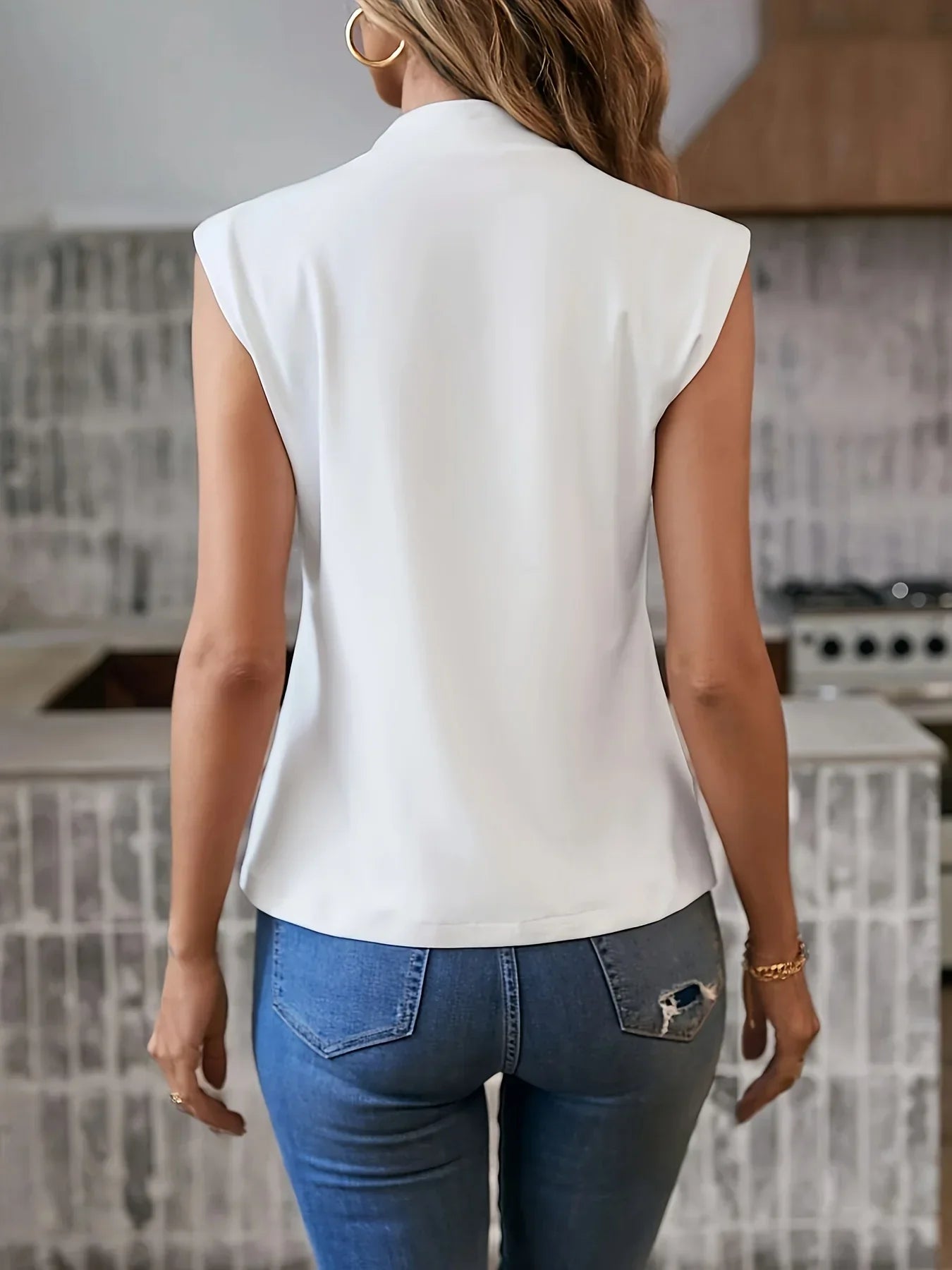 Isabella - weiße elegante ärmellose bluse