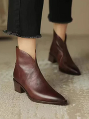 CAMILLE | LUXURIOSE STIEFELETTEN MIT NIEDRIGEM  ABSATZ – Braun