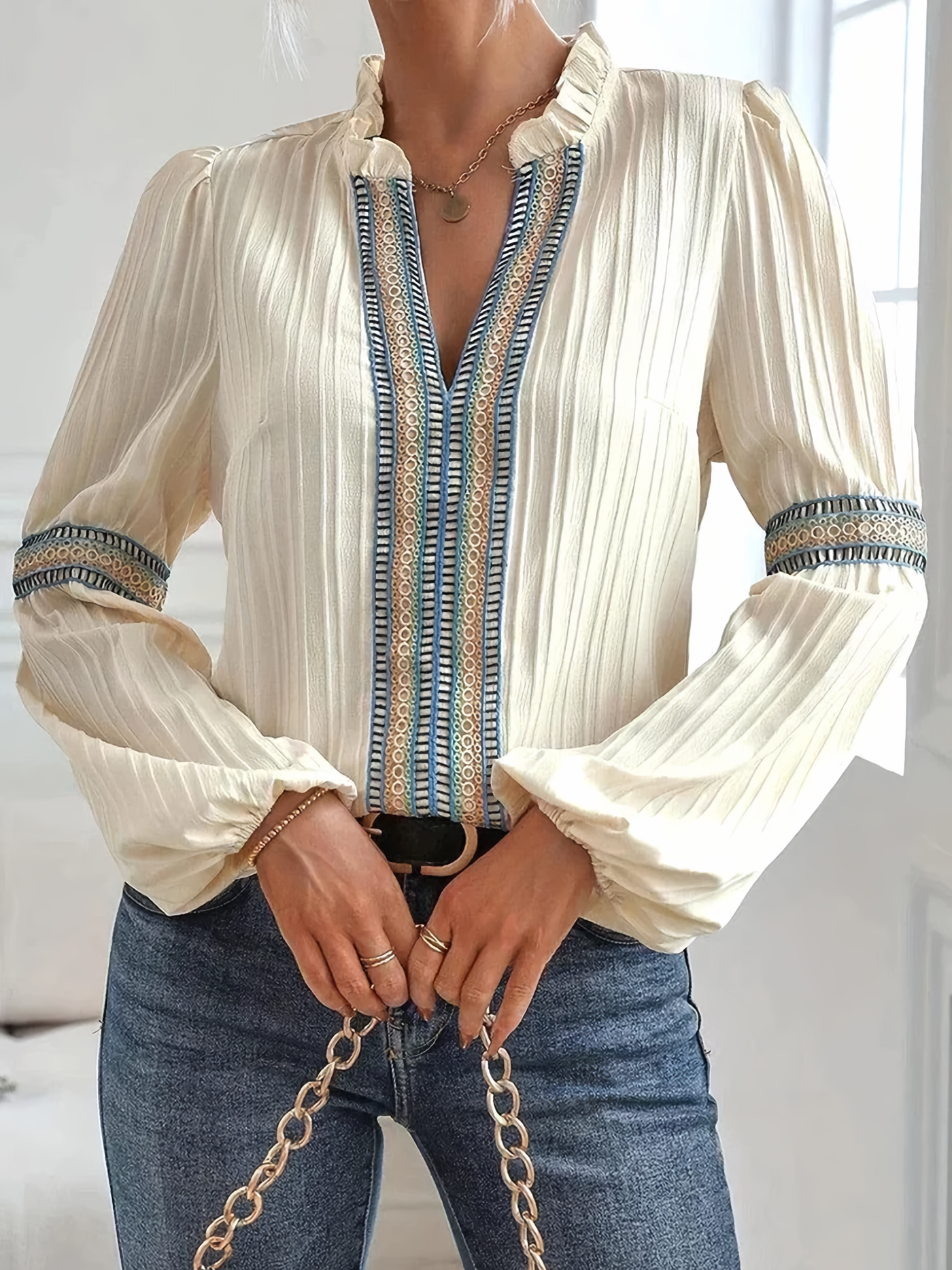 Damen Spitzenbluse mit Rüschen, V-Ausschnitt & Puffärmeln