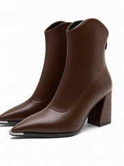Angela | Damen-Frühjahrs-Stiefeletten mit spitzer Kappe und Absatz – Braun