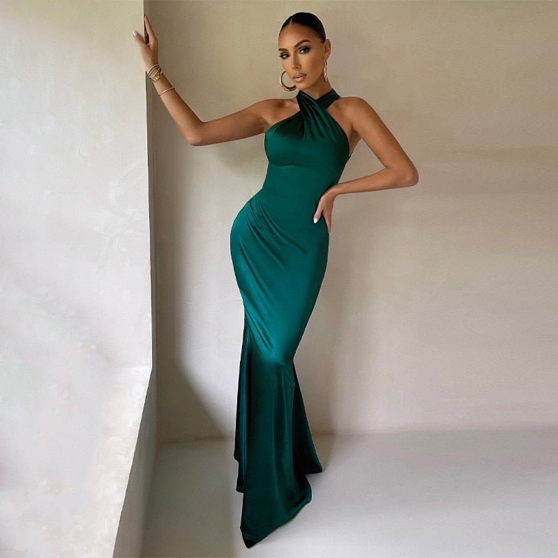 Elegantes Halterneck-Abendkleid aus Satin – Figurbetont & Rückenfrei