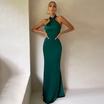 Elegantes Halterneck-Abendkleid aus Satin – Figurbetont & Rückenfrei