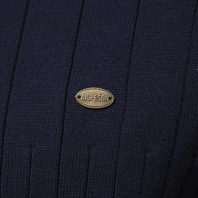 Eleganter Strickpullover mit halbem Reißverschluss