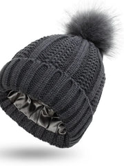 Wolff | Gefütterte Strickmütze für den Winter – Helles Schwarz