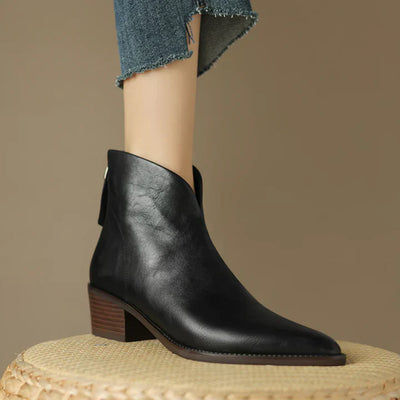 Elegante damenstiefelette aus leder mit blockabsatz