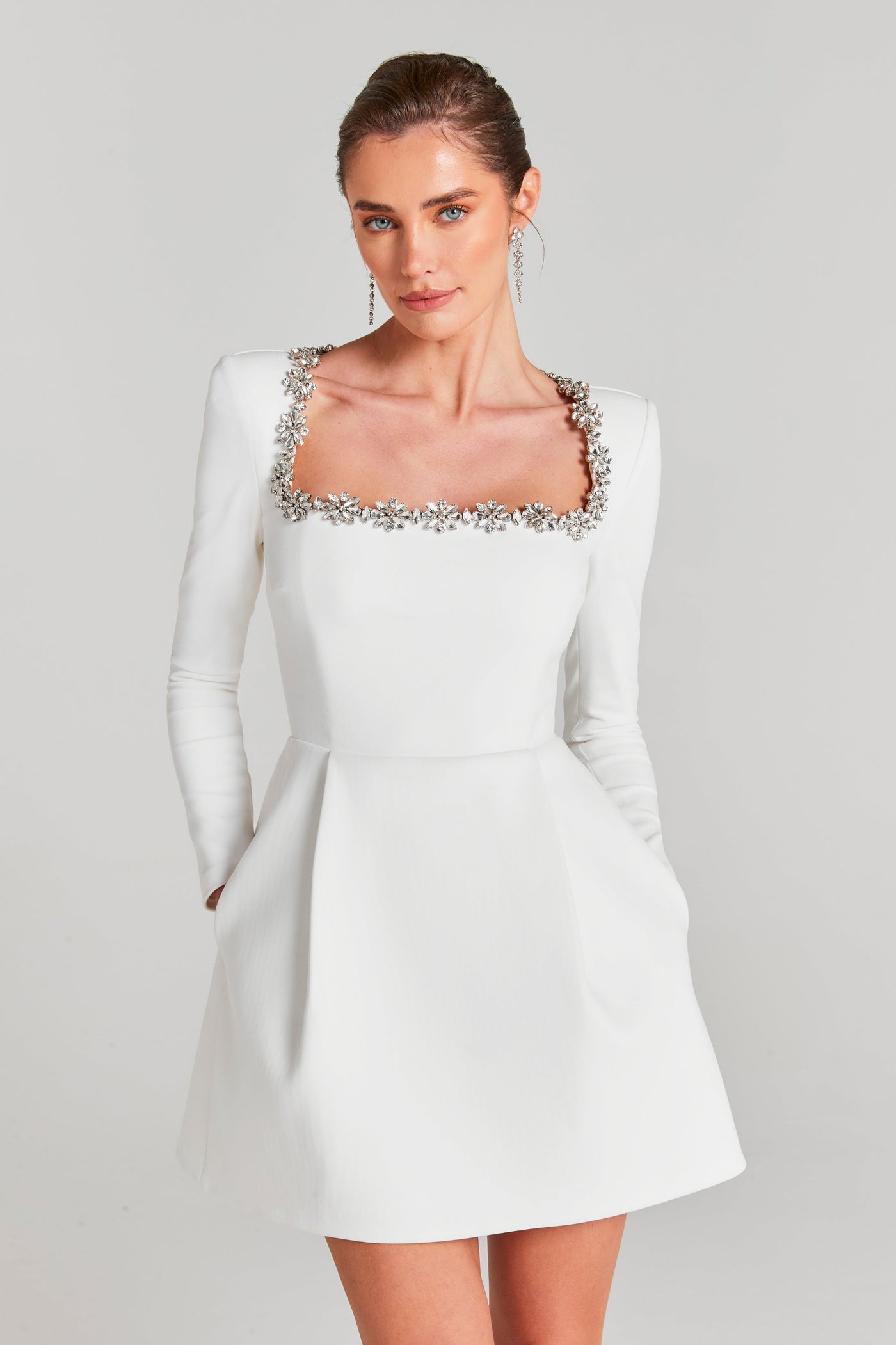 AVA | Langärmliges Kristall-A-Linien-Kleid