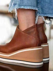 Damen nan Keilabsatz-Stiefelette mit verstecktem Plateau und elastischen Einstiegsleisten Drune – Kaffeebraun