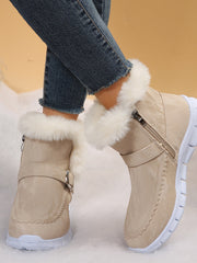 Damen nan gefütterte Kurzstiefel mit Kunstfellbesatz, Velourslederoptik, seitlichem Reißverschluss, dekorativer Metallschnalle und profilierter Lightweight-Sohle Drune – Cremeweiß