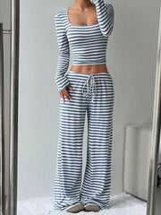 Damen Gestreifter Lounge-Zweiteiler mit weitem Bein und Cropped Langarmtop Nord Taschen – Hellblau