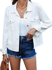 Damen Kurz geschnittene Denim-Jacke mit fransigem Saum und Brusttaschen Nord Taschen – Weiß