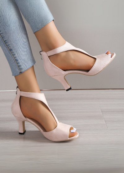 Alisha - Stilvoll auftreten mit High Heels!