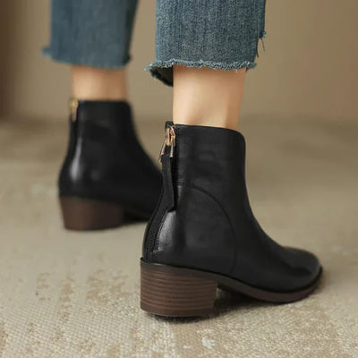 Elegante damenstiefelette aus leder mit blockabsatz