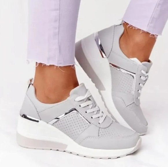 Atmungsaktive leder-schnürschuhe mit bequemem keilabsatz für herbst/winter