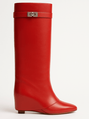 Felicia | Damen Elegante Stiefel mit Keilabsatz und spitzer Schuhspitze – Rot