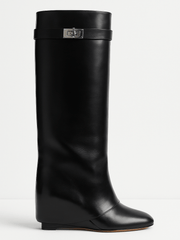 Felicia | Damen Elegante Stiefel mit Keilabsatz und spitzer Schuhspitze – Schwarz