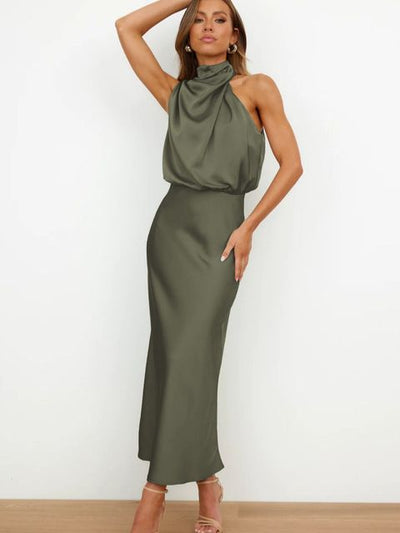Elegantes Satinkleid mit Neckholder – Luxuriöse Silhouette