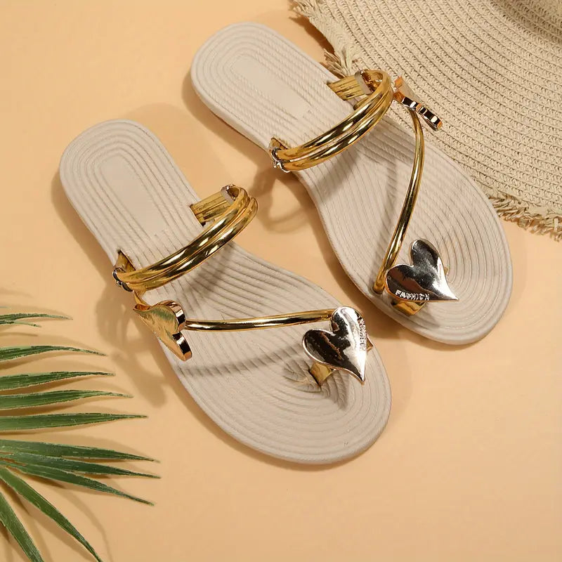 Aamarie – Wunderschöne goldfarbene Sandalen