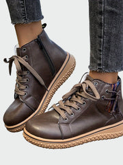 Almvik | Damen Stiefeletten flach mit Schnürung – Schwarz