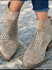 Mia | Ankle Boots Nieten Spitze Zehe Blockabsatz Reißverschluss – Braun