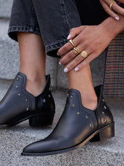 Corvena | Damen Stiefelette mit Stern-Nieten – Schwarz