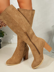 Aaliyah | Elegante kniehohe Stiefel mit spitzer Schuhspitze und Blockabsatz – Schwarz
