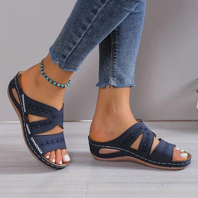Atmungsaktive schuhe mit lederriemen