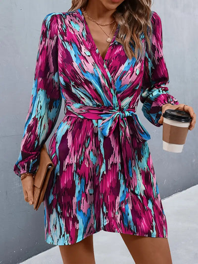 Nocturna – Langärmliges Kleid im Wickelstil