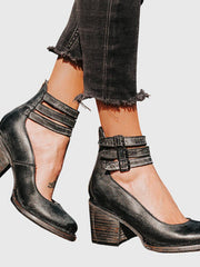 Damen Geschlossene Ankle-Boots mit Seitlichen Ausschnitten, Drei Schnallenriemen und Blockabsatz – Schwarz