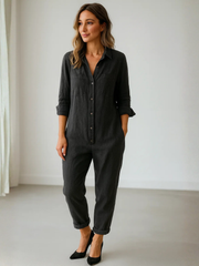 Damen Jumpsuit mit langen Ärmeln, Knopfleiste, Kragen und Brusttaschen – Schwarz