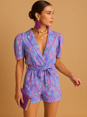 Damen Kurz-Jumpsuit mit Blumenmuster, V-Ausschnitt und Taillengürtel – Lila