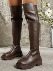 Madeleine | Moderne kniehohe Stiefel mit flacher Sohle und Stretch-Schaft – Braun