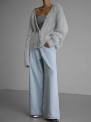 Franka | Damen Oversize Strickjacke mit V-Ausschnitt – Hellgrau