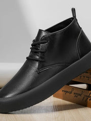 Stefan | Herren Leder Chukka Boots Gepolsterte Sohle Schnürung – Schwarz