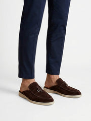 Herren-Slipper mit offener Ferse, Velours-Oberfläche und Metallverzierung – Kaffee