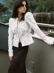 Damen Weiße Langarm Bestickte Spitzenbluse – Elegantes Oberteil – Weiß
