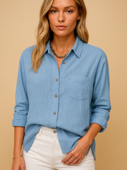 Damen-Hemdbluse mit Knöpfen und Taschen – Hellblau