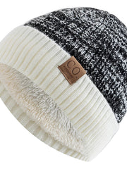 Vintage Vibe Mütze | Retro gefütterte Wintermütze mit lässigem Strickdesign – Weiß