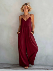 Amarrie | Rückenfreier Damen-Jumpsuit mit feinen Trägern – Burgunderrot