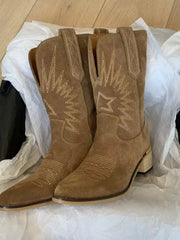 Charlotte | Stiefel Damen Bestickte Wildleder Cowboystiefel Spitze Zehenpartie – Braun
