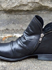Katharina | Stiefeletten Damen Gefältelte Leder-Optik Reißverschluss Ankle Boots – Schwarz